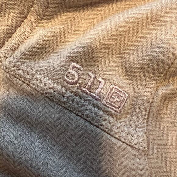 5.11 Tactical Pink Women's Long Sleeve Pull Over Sweater w/Hood Size Small - Picture 5 of 8